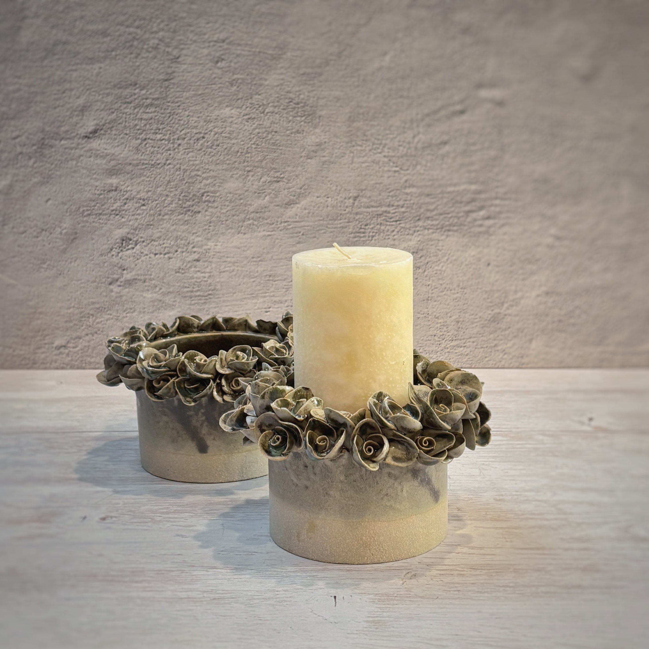 Porta velas - cerámica - Rosas verde hoja