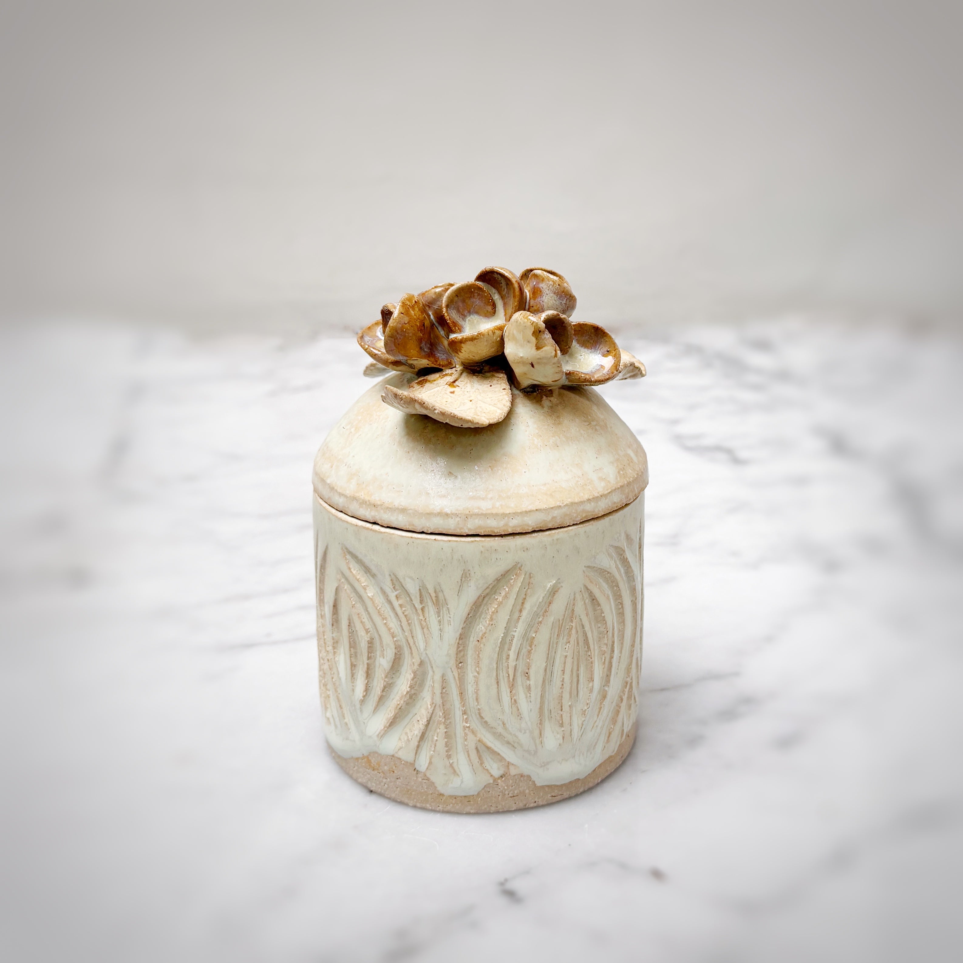 Vela en cofre de cerámica Floral -Hortensia - Cherry Blossoms