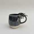 Taza de Cerámica Artesanal - Asa Decorada Rosas azul. - Hecha a Mano