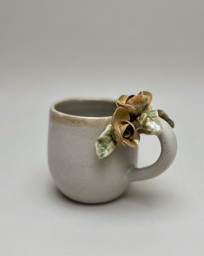 Taza de Cerámica - Asa Decorada rosas.