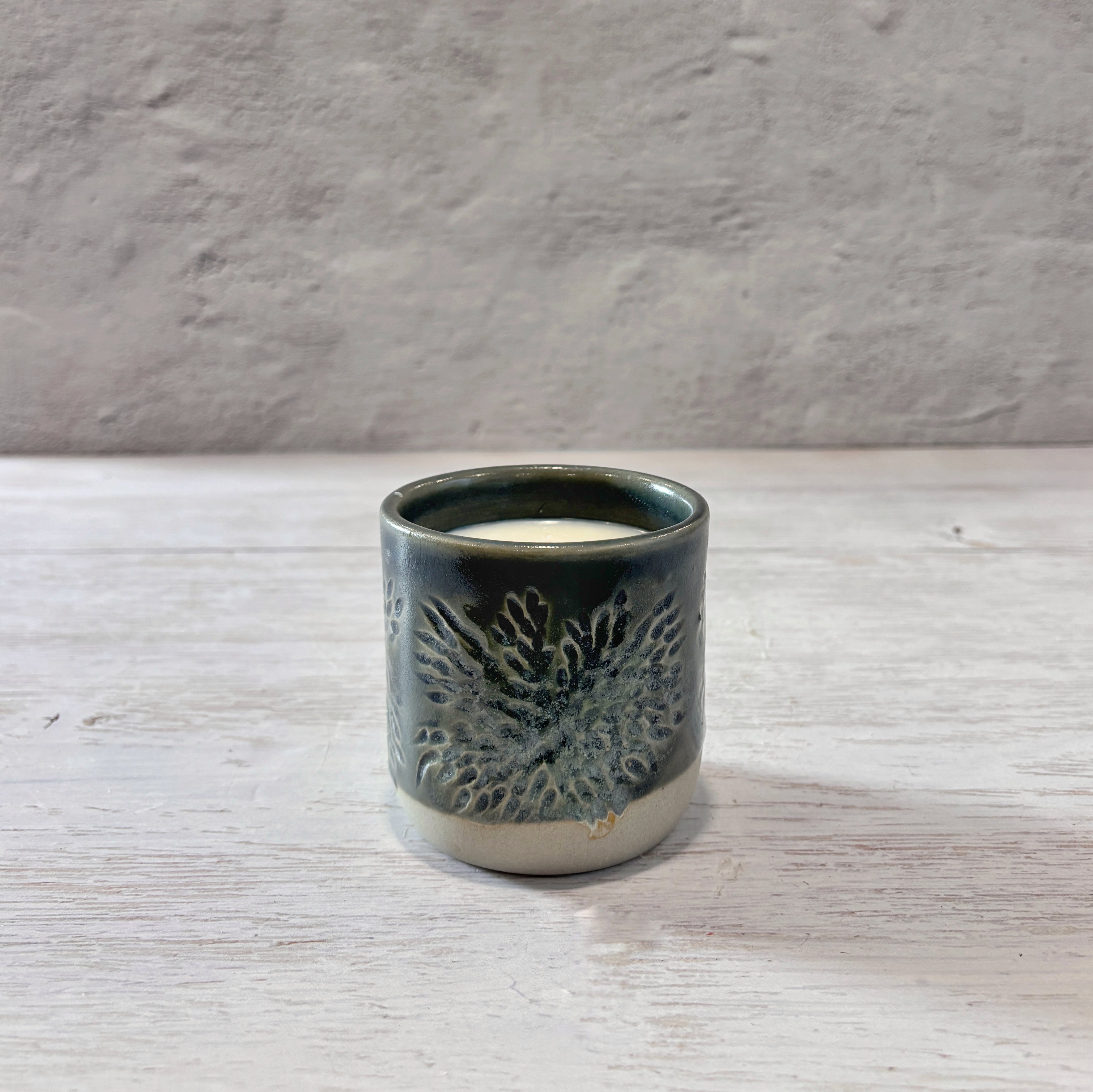 Velas aromáticas  en recipiente de cerámica Azul - con quarzos