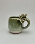 Taza de Cerámica - Asa Decorada Flores verde.