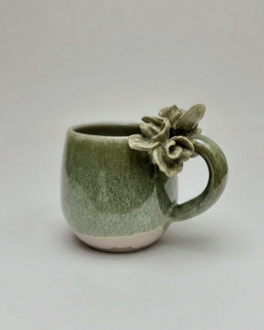 Taza de Cerámica - Asa Decorada Flores verde.