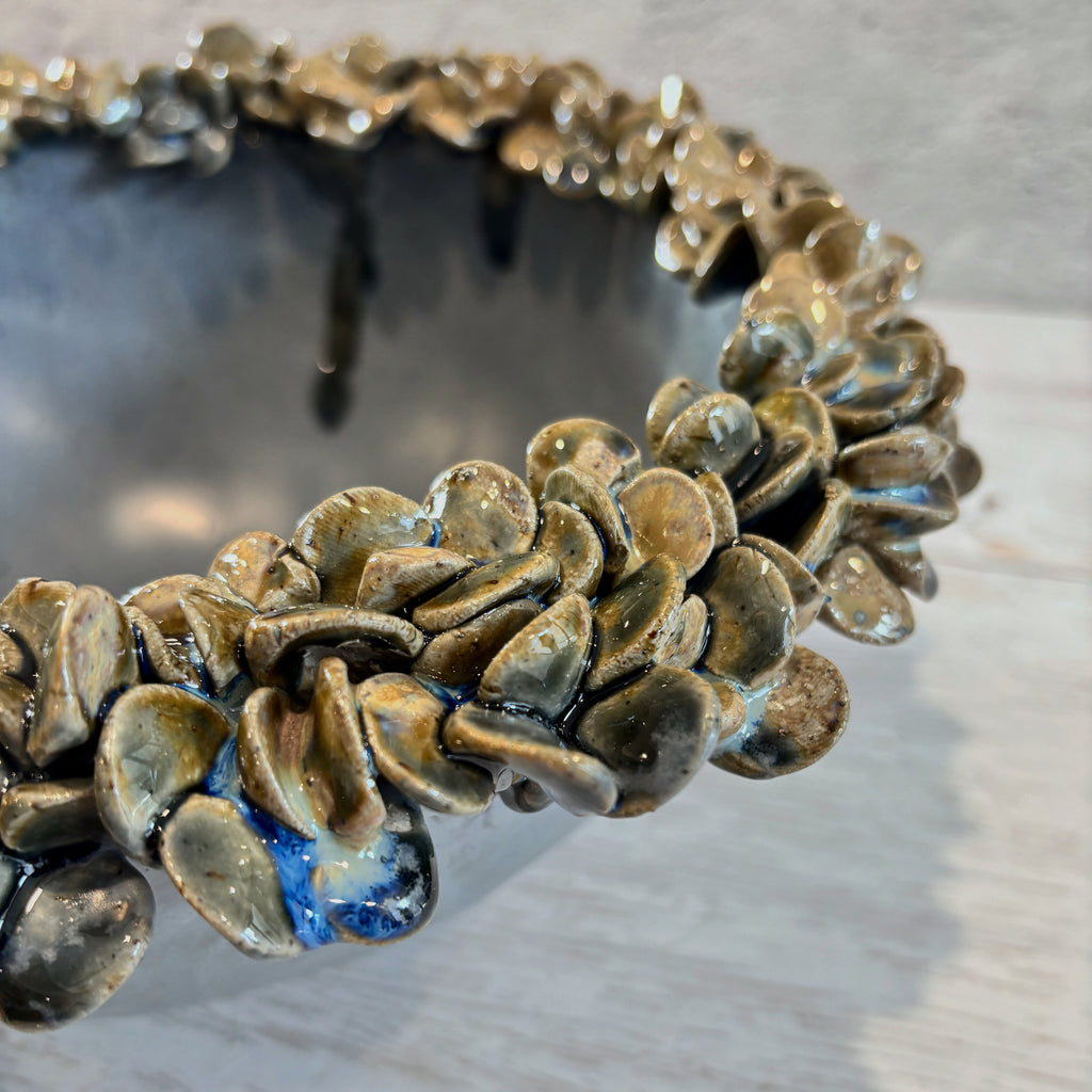 Bowl de Ceramica Artesanal con Detalles en Relieve - Hecho a Mano