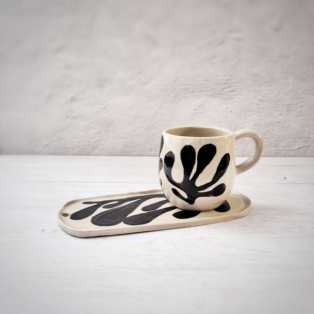 Set Taza y plato de Cerámica Artesanal de 300ml en  blanco y negro- Hecha a Mano