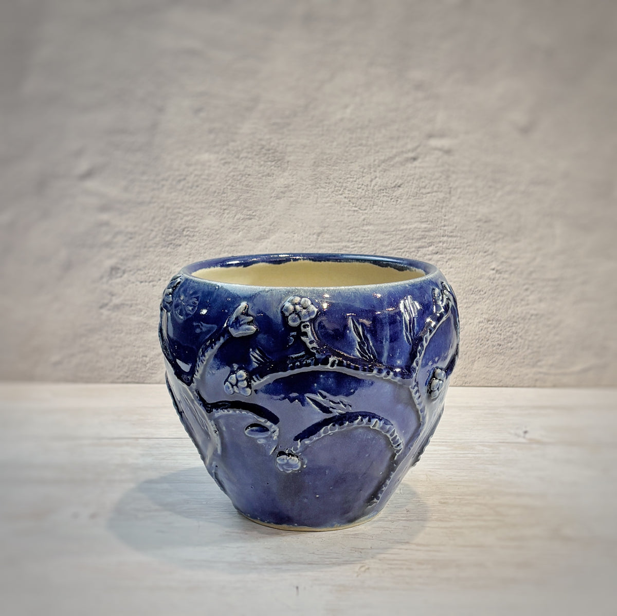 Jarrón bajo bordado Ramas azul