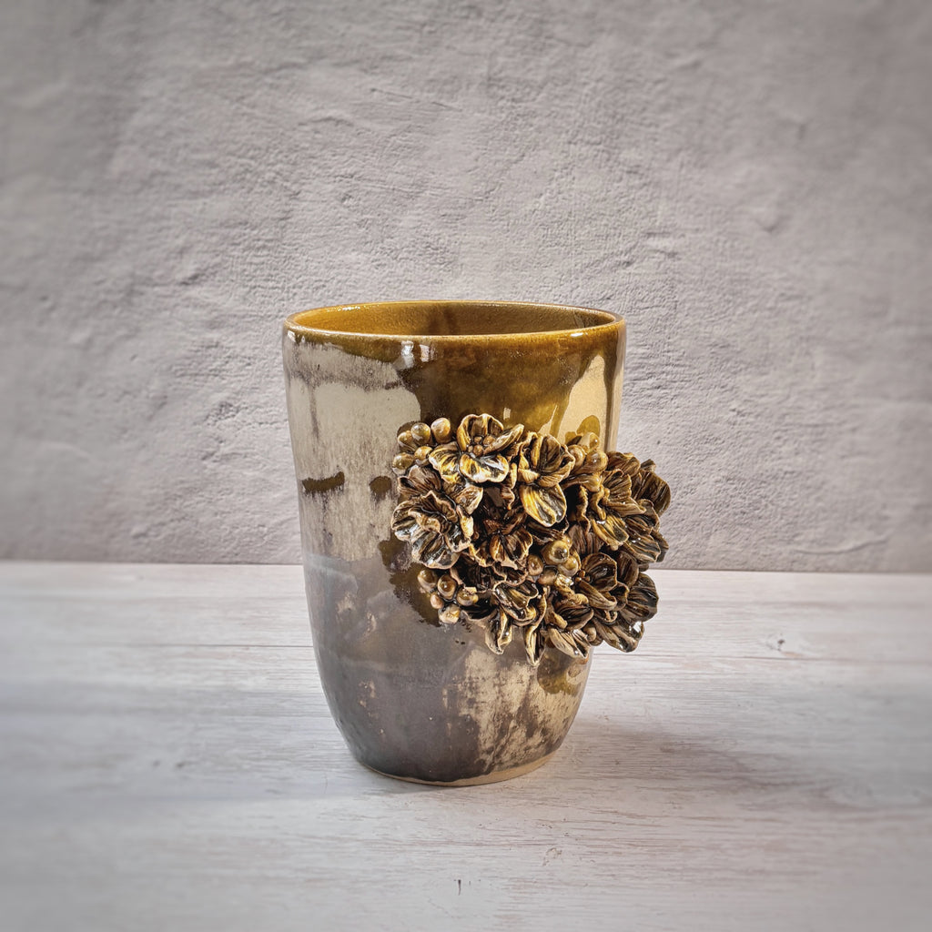 Jarrón de cerámica flores en verde