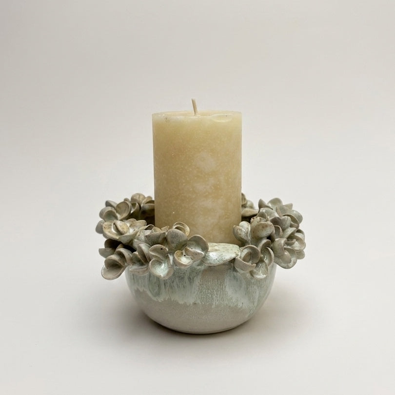 Porta velas - cerámica - Hortensias verde y blanco