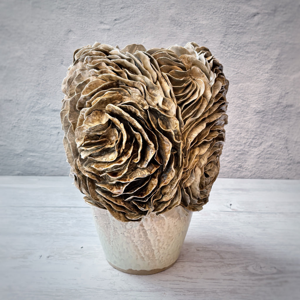 Jarrón escultórico de la serie “Cardo” - Cerámica hecha a mano