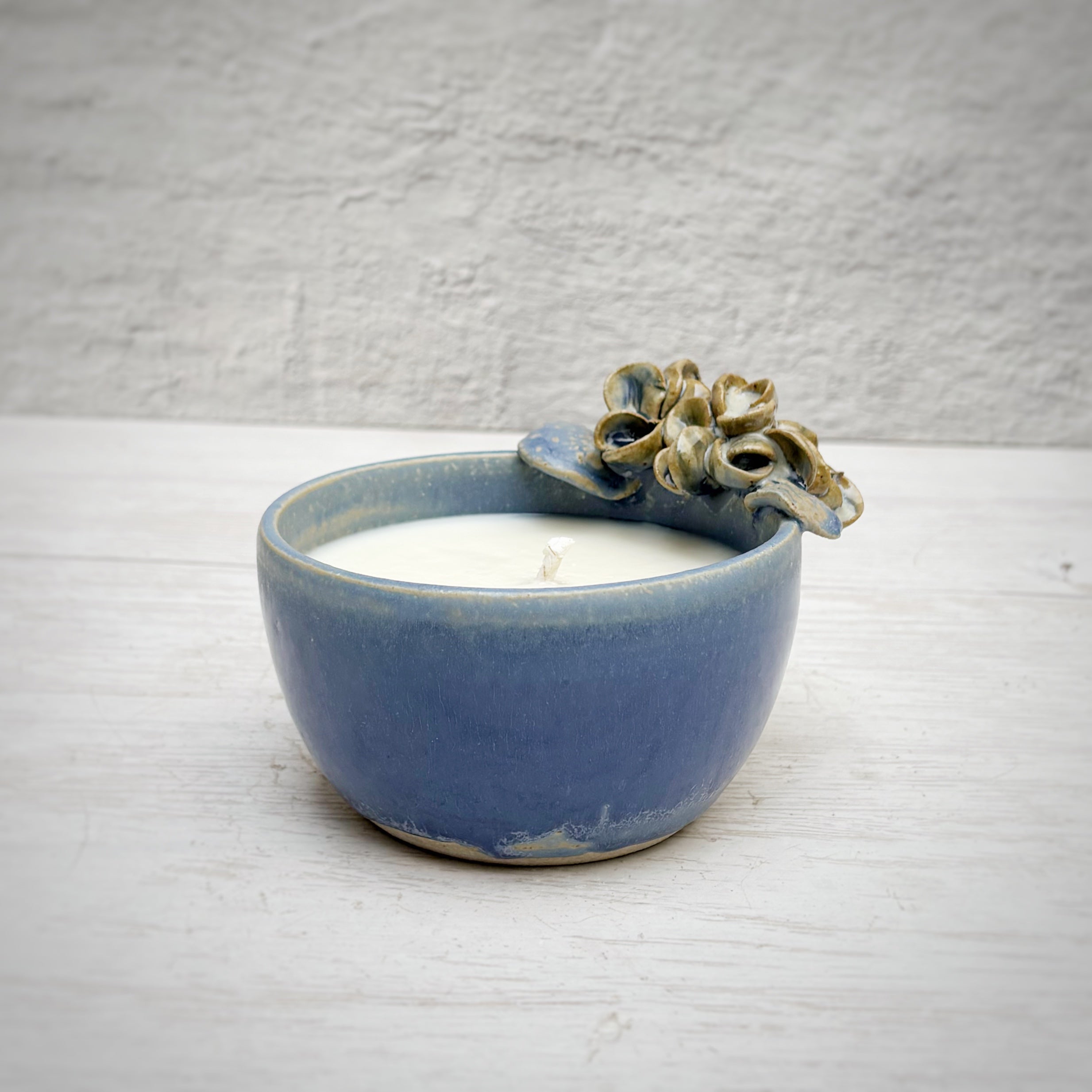 Velas aromáticas en bowl de Cerámica -Hortensias azul