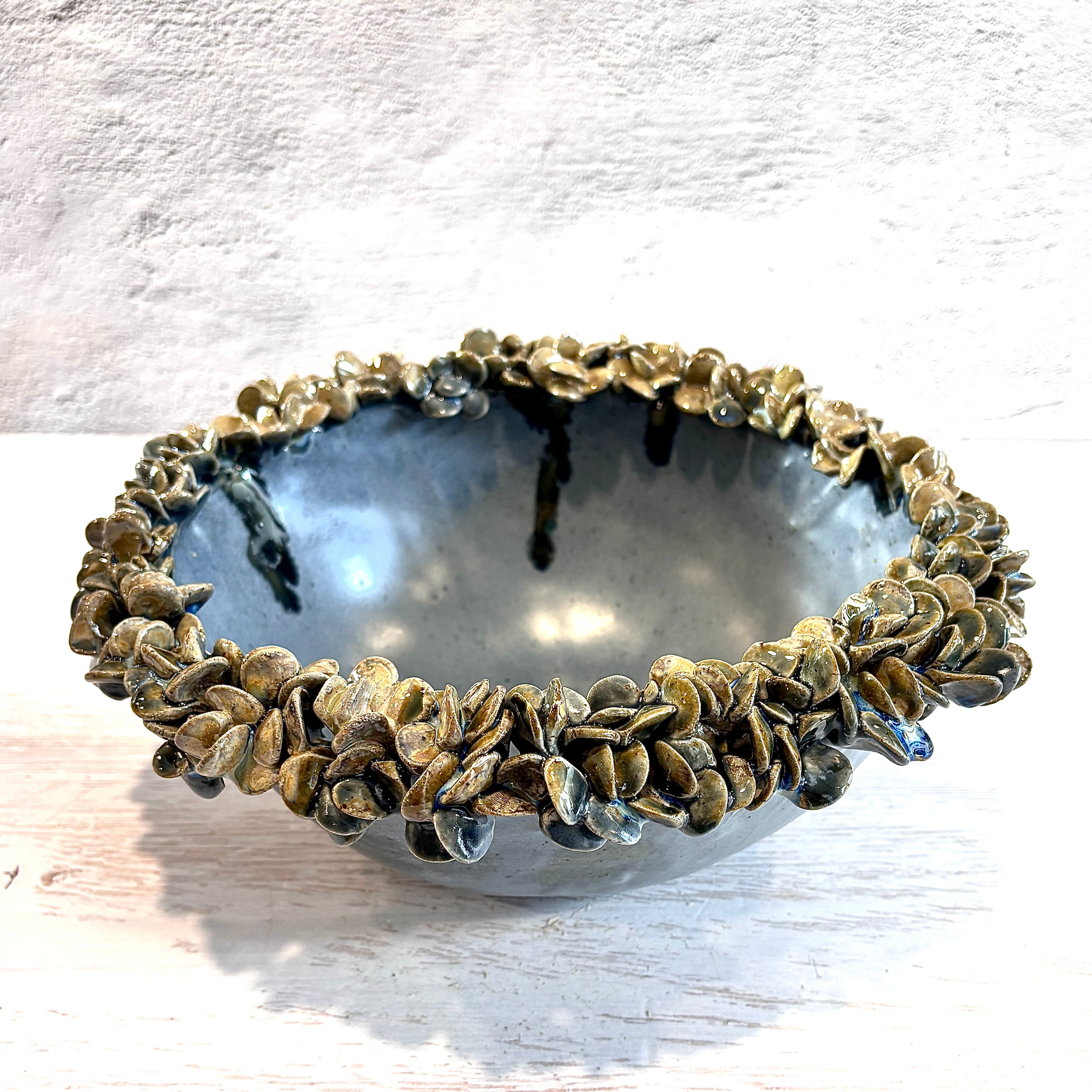 Bowl de Ceramica Artesanal con Detalles en Relieve - Hecho a Mano