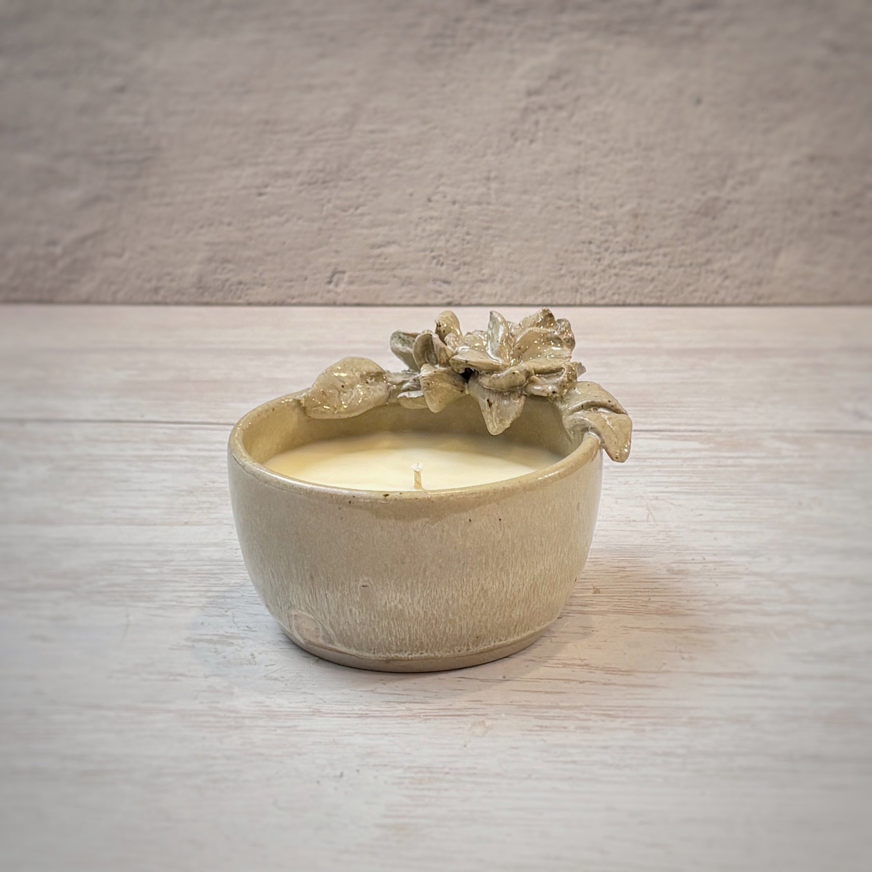 Velas aromáticas en bowl de Ceramica - Flores verde agua