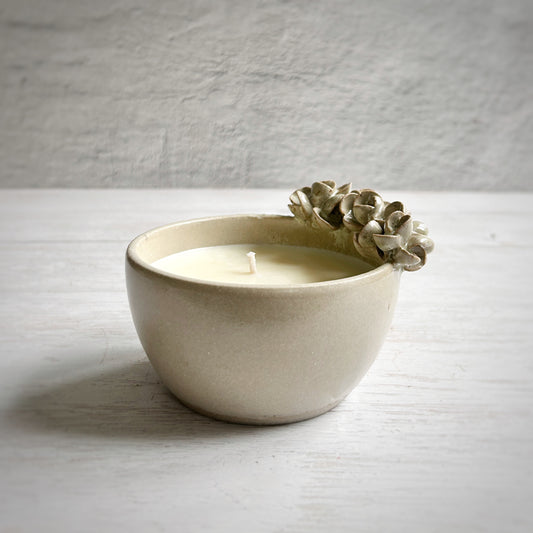 Velas aromáticas en bowl de Ceramica - Hortensia blanco