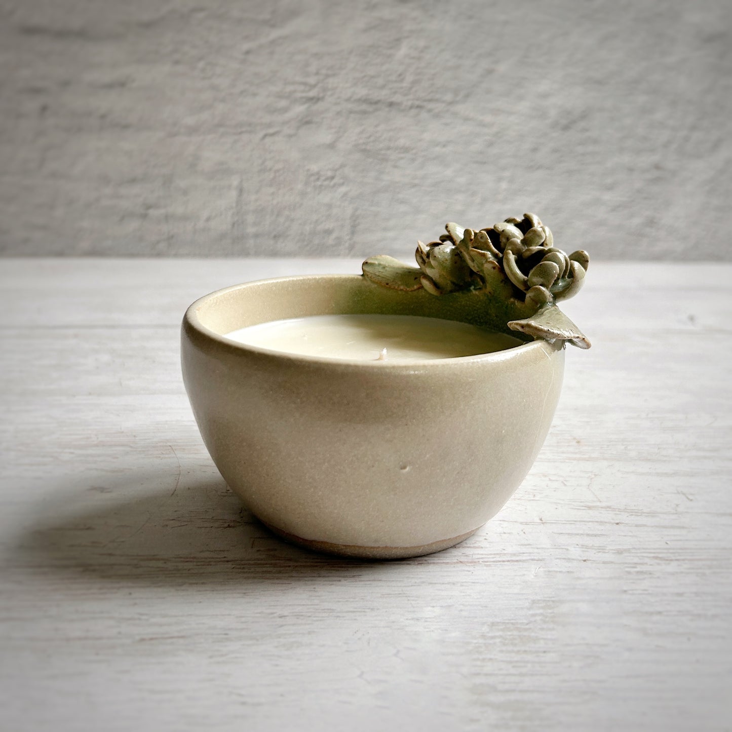 Velas aromáticas en bowl de Ceramica - Crisantemo blanco